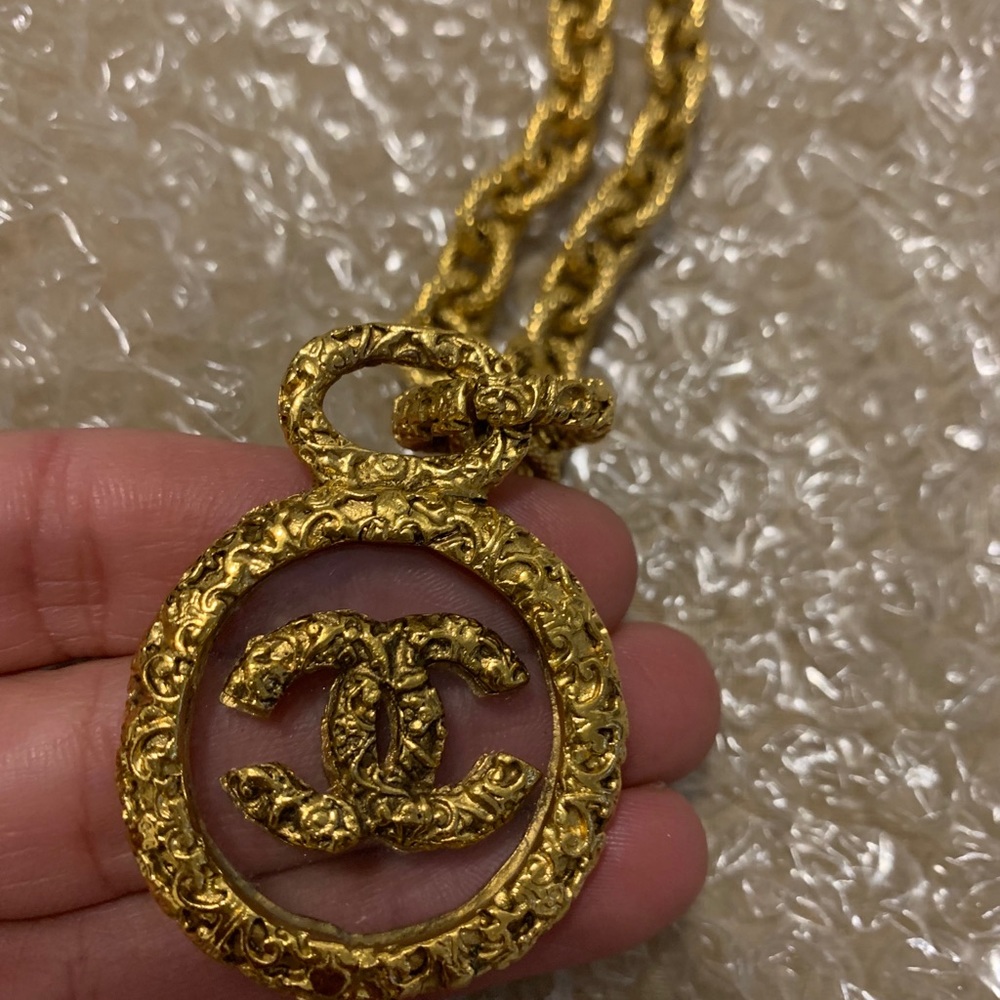 RARE VINTAGE CHANEL FLORENTINE NECKLACE Gold 93A